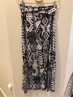 Y2K Wet Seal Black & White Aztec Print Maxi Skirt